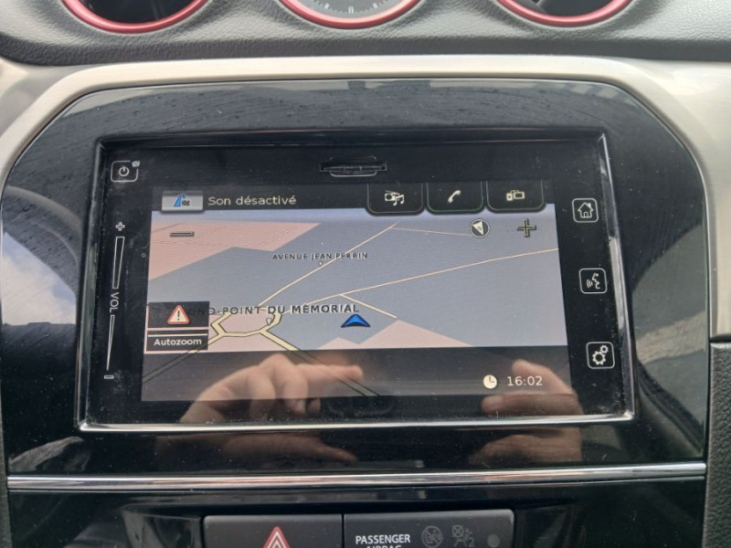 Photo 8 de l'offre de SUZUKI VITARA 1.4 BoosterJet 140 BVA6 S ALLGRIP 4WD GPS Camera Key Less Attel. à 17450€ chez Mérignac auto