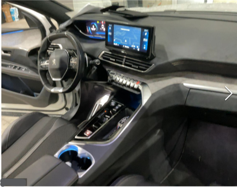 Photo 4 de l'offre de PEUGEOT 3008 II (2) 1.5 BlueHDi 130 EAT8 GT Black Pack JA19 1ère Main à 29950€ chez Mérignac auto