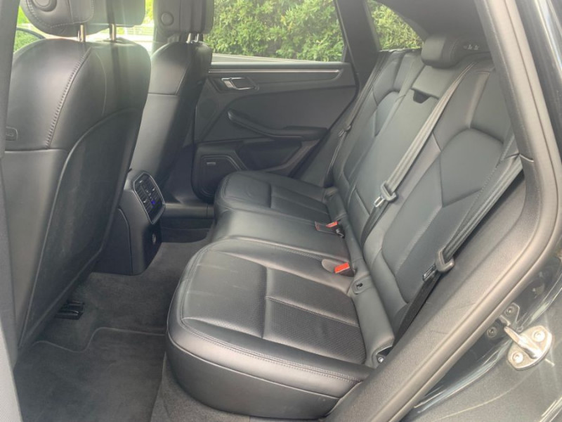 Photo 10 de l'offre de PORSCHE MACAN II 2.0 252 PDK TOE JA20 Camera Bose 1ère Main à 53900€ chez Mérignac auto