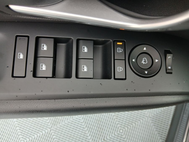 Photo 16 de l'offre de HYUNDAI TUCSON IV (2) 1.6 T-GDI 215 HYBRID BVA6 2WD STYLE PACK CREATIVE à 33870€ chez Mérignac auto