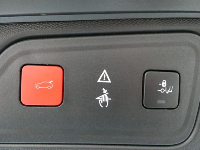 Photo 13 de l'offre de PEUGEOT 3008 II 1.5 BlueHDI 130 EAT8 ALLURE PACK SC ACC Hayon EL. à 22450€ chez Mérignac auto
