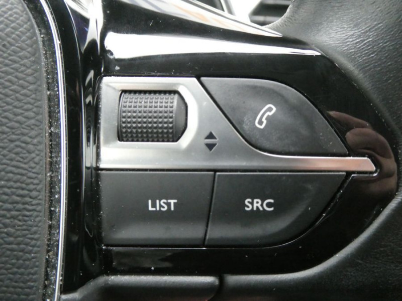 Photo 27 de l'offre de PEUGEOT 3008 II 1.5 BlueHDI 130 EAT8 ALLURE PACK SC ACC Hayon EL. à 22450€ chez Mérignac auto