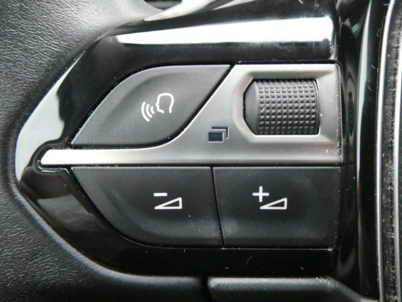 Photo 26 de l'offre de PEUGEOT 3008 II 1.5 BlueHDI 130 EAT8 ALLURE PACK SC ACC Hayon EL. à 22450€ chez Mérignac auto