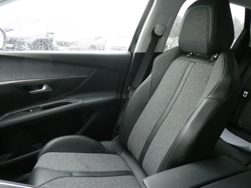Photo 32 de l'offre de PEUGEOT 3008 II 1.5 BlueHDI 130 EAT8 ALLURE PACK SC ACC Hayon EL. à 22450€ chez Mérignac auto