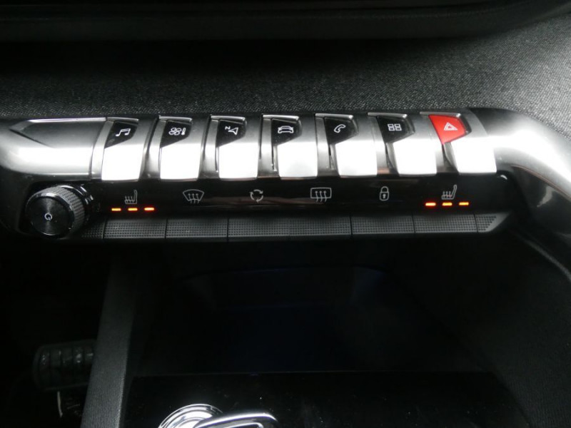 Photo 23 de l'offre de PEUGEOT 3008 II 1.5 BlueHDI 130 EAT8 ALLURE PACK SC ACC Hayon EL. à 22450€ chez Mérignac auto