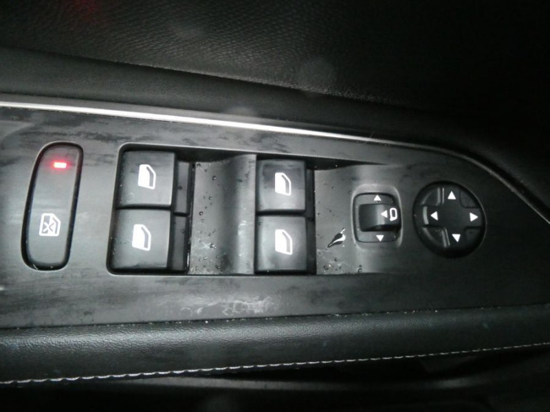 Photo 24 de l'offre de PEUGEOT 3008 II 1.5 BlueHDI 130 EAT8 ALLURE PACK SC ACC Hayon EL. à 22450€ chez Mérignac auto