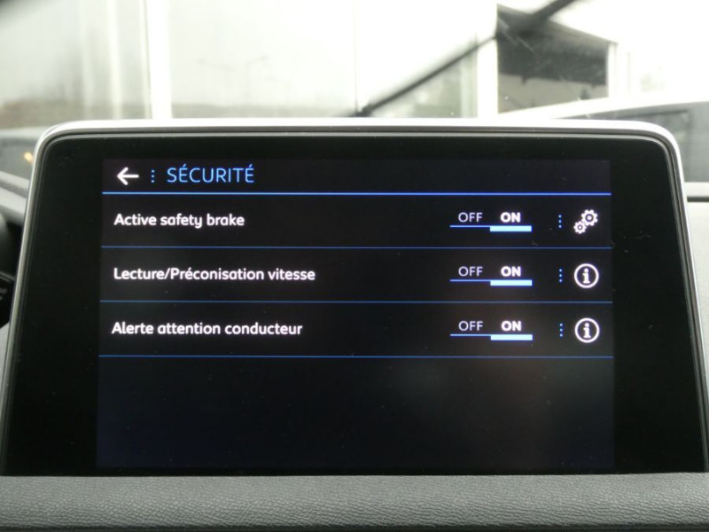 Photo 22 de l'offre de PEUGEOT 3008 II 1.5 BlueHDI 130 EAT8 ALLURE PACK SC ACC Hayon EL. à 22450€ chez Mérignac auto