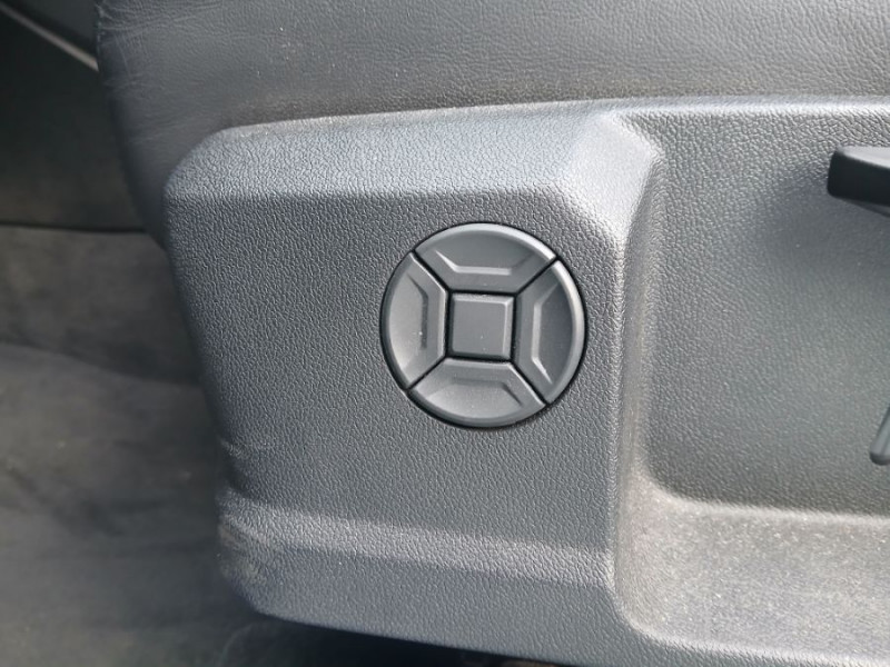 Photo 13 de l'offre de AUDI Q3 35 TFSI 150 2WD S tronic 7 PACK CUIR TOE Hayon EL. 1ère Main à 28490€ chez Mérignac auto