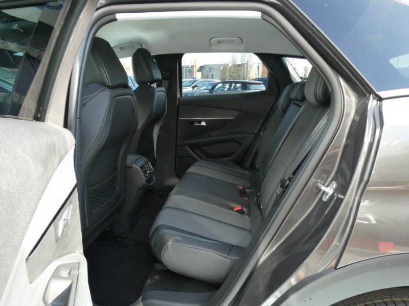 Photo 9 de l'offre de PEUGEOT 3008 II (2) 1.5 BlueHDi 130 EAT8 ALLURE PACK Hayon EL. ACC SC Barres à 23950€ chez Mérignac auto