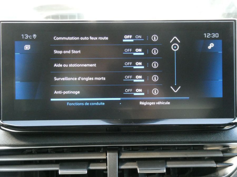 Photo 19 de l'offre de PEUGEOT 3008 II (2) 1.5 BlueHDi 130 EAT8 ALLURE PACK Hayon EL. ACC SC Barres à 23950€ chez Mérignac auto