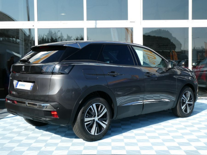 Photo 3 de l'offre de PEUGEOT 3008 II (2) 1.5 BlueHDi 130 EAT8 ALLURE PACK Hayon EL. ACC SC Barres à 23950€ chez Mérignac auto
