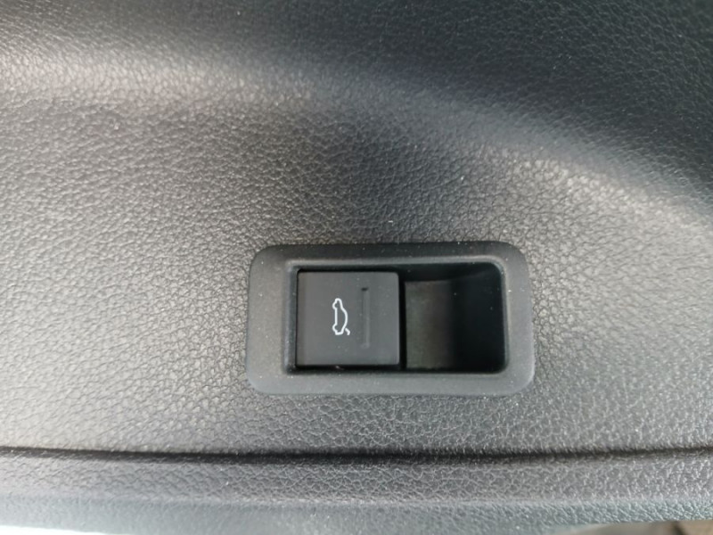 Photo 31 de l'offre de AUDI Q3 35 TFSI 150 2WD S tronic 7 PACK CUIR TOE Hayon EL. 1ère Main à 28490€ chez Mérignac auto