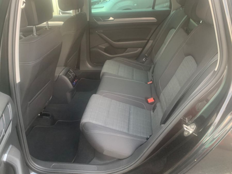 Photo 14 de l'offre de VOLKSWAGEN PASSAT SW VIII 1.6 TDI 120 DSG7 STYLE BUSINESS GPS Radars ACC Hayon EL. 1ère Main à 22950€ chez Mérignac auto