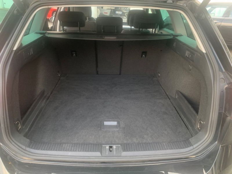 Photo 10 de l'offre de VOLKSWAGEN PASSAT SW VIII 1.6 TDI 120 DSG7 STYLE BUSINESS GPS Radars ACC Hayon EL. 1ère Main à 22950€ chez Mérignac auto
