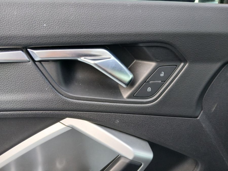 Photo 34 de l'offre de AUDI Q3 35 TFSI 150 2WD S tronic 7 PACK CUIR TOE Hayon EL. 1ère Main à 28490€ chez Mérignac auto