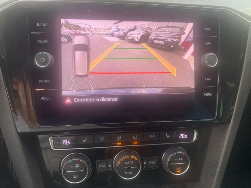 Photo 6 de l'offre de VOLKSWAGEN PASSAT SW VIII 1.6 TDI 120 DSG7 STYLE BUSINESS GPS Radars ACC Hayon EL. 1ère Main à 22950€ chez Mérignac auto