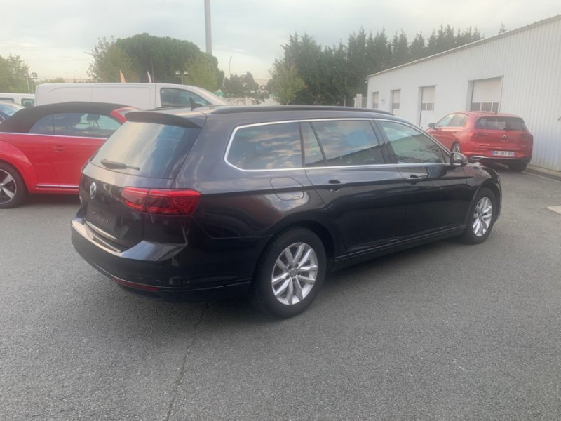 Photo 9 de l'offre de VOLKSWAGEN PASSAT SW VIII 1.6 TDI 120 DSG7 STYLE BUSINESS GPS Radars ACC Hayon EL. 1ère Main à 22950€ chez Mérignac auto