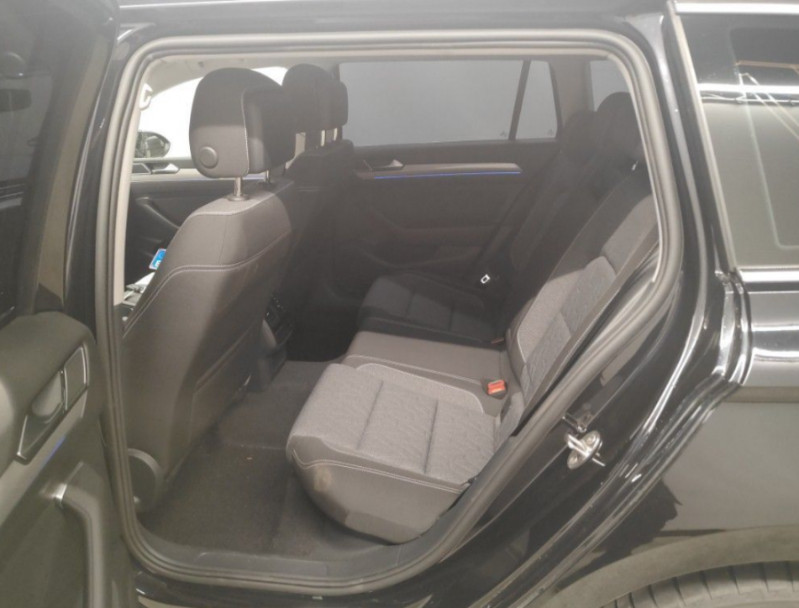 Photo 10 de l'offre de VOLKSWAGEN PASSAT SW VIII 2.0 TDI 150 DSG7 STYLE BUSINESS GPS Radars ACC Hayon EL. 1ère Main à 28980€ chez Mérignac auto