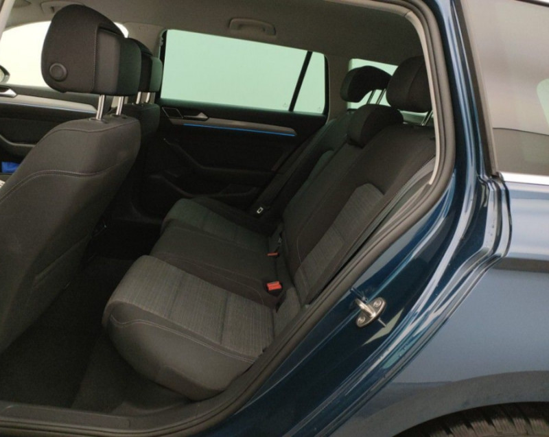 Photo 11 de l'offre de VOLKSWAGEN PASSAT SW VIII 1.6 TDI 120 DSG7 STYLE BUSINESS GPS Radars ACC Hayon EL. 1ère Main à 23650€ chez Mérignac auto