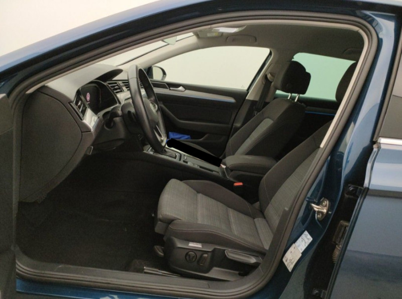 Photo 5 de l'offre de VOLKSWAGEN PASSAT SW VIII 1.6 TDI 120 DSG7 STYLE BUSINESS GPS Radars ACC Hayon EL. 1ère Main à 23650€ chez Mérignac auto