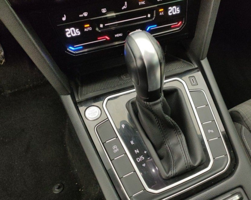Photo 14 de l'offre de VOLKSWAGEN PASSAT SW VIII 1.6 TDI 120 DSG7 STYLE BUSINESS GPS Radars ACC Hayon EL. 1ère Main à 23650€ chez Mérignac auto