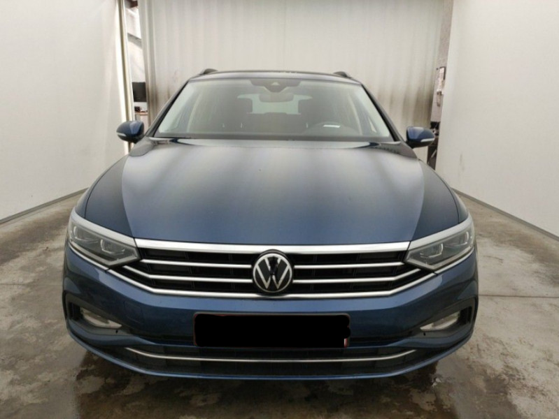 Photo 8 de l'offre de VOLKSWAGEN PASSAT SW VIII 1.6 TDI 120 DSG7 STYLE BUSINESS GPS Radars ACC Hayon EL. 1ère Main à 23650€ chez Mérignac auto
