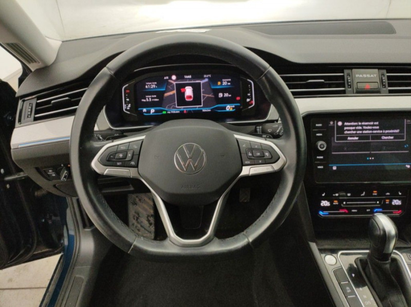 Photo 12 de l'offre de VOLKSWAGEN PASSAT SW VIII 1.6 TDI 120 DSG7 STYLE BUSINESS GPS Radars ACC Hayon EL. 1ère Main à 23650€ chez Mérignac auto
