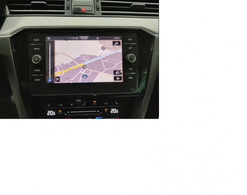 Photo 15 de l'offre de VOLKSWAGEN PASSAT SW VIII 1.6 TDI 120 DSG7 STYLE BUSINESS GPS Radars ACC Hayon EL. 1ère Main à 23650€ chez Mérignac auto