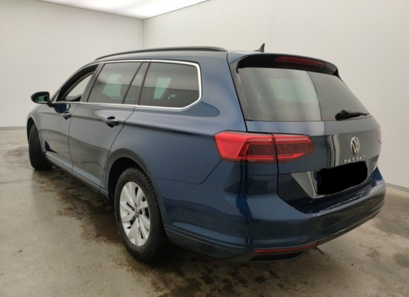Photo 9 de l'offre de VOLKSWAGEN PASSAT SW VIII 1.6 TDI 120 DSG7 STYLE BUSINESS GPS Radars ACC Hayon EL. 1ère Main à 23650€ chez Mérignac auto