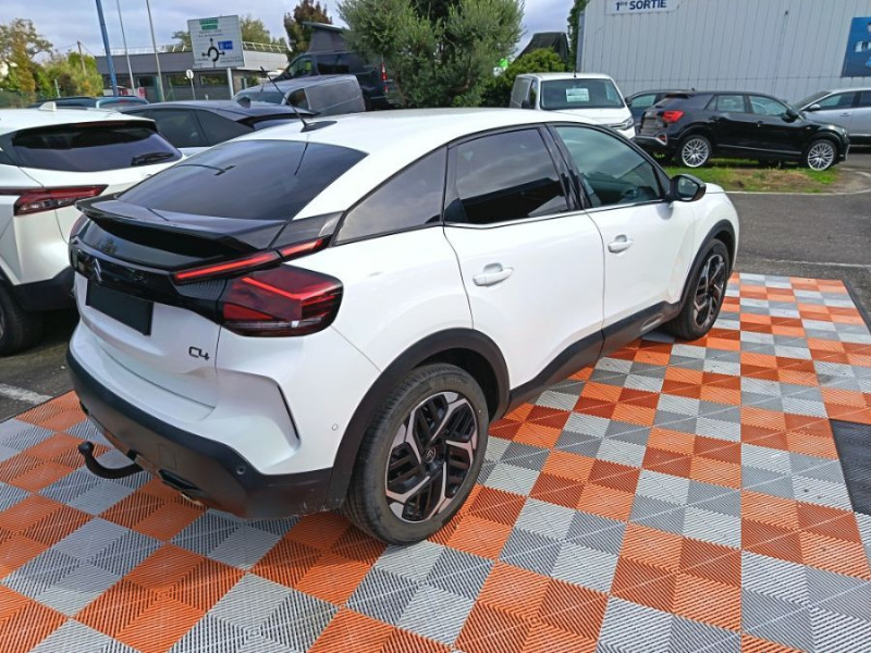 Photo 8 de l'offre de CITROEN C4 1.5 BlueHDI 130 EAT8 SHINE GPS à 21450€ chez Mérignac auto