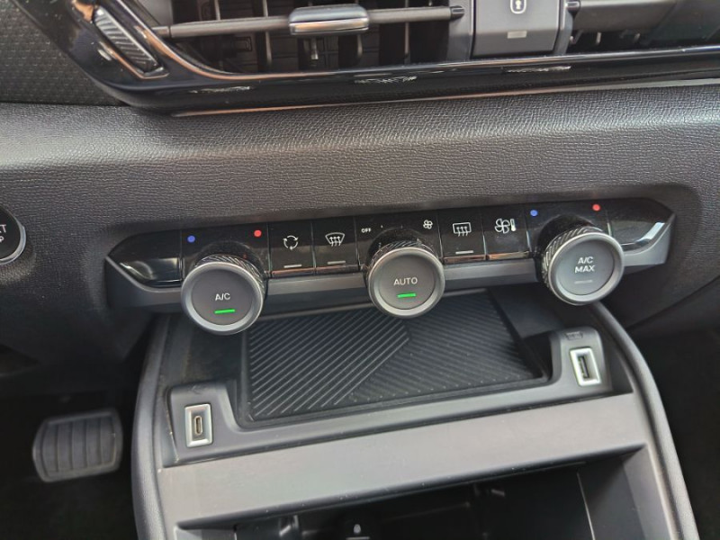 Photo 23 de l'offre de CITROEN C4 1.5 BlueHDI 130 EAT8 SHINE GPS à 21450€ chez Mérignac auto