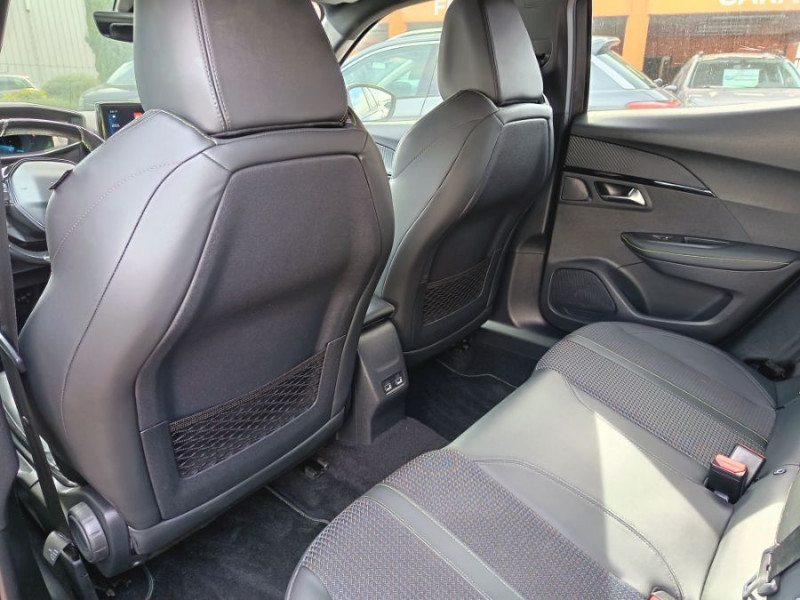 Photo 13 de l'offre de PEUGEOT 2008 II 1.2 PureTech 130 BVM6 GT LINE GPS Camera à 13450€ chez Mérignac auto