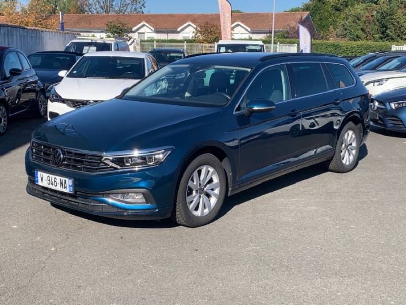 Volkswagen PASSAT SW VIII 1.6 TDI 120 DSG7 STYLE BUSINESS GPS Radars ACC Hayon EL. 1ère Main DIESEL BLEU MÉTAL Occasion à vendre