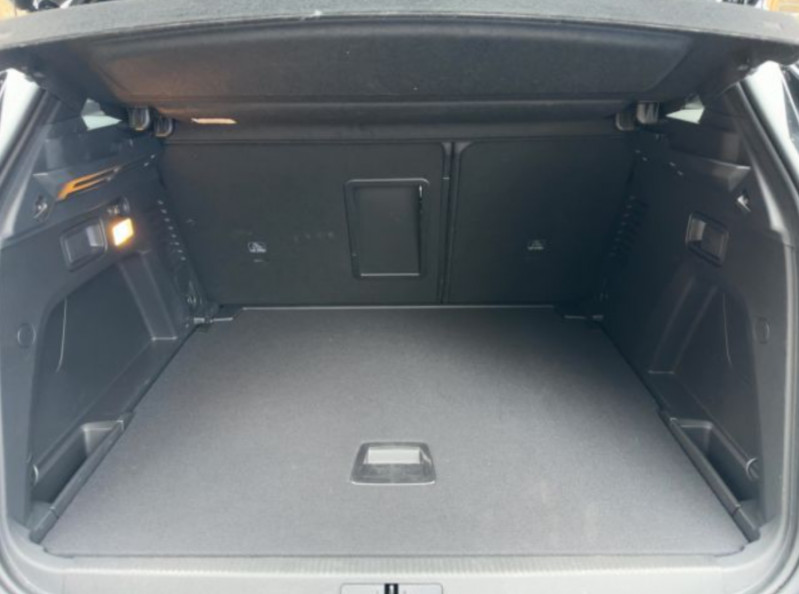 Photo 9 de l'offre de PEUGEOT 3008 II (2) 1.5 BlueHDi 130 EAT8 GT Black Pack JA19 Hayon EL. à 30450€ chez Mérignac auto