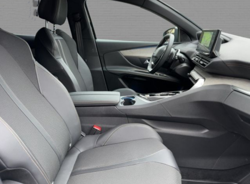 Photo 5 de l'offre de PEUGEOT 3008 II (2) 1.5 BlueHDi 130 EAT8 GT Black Pack JA19 Hayon EL. à 30450€ chez Mérignac auto