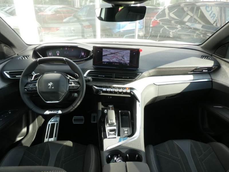 Photo 13 de l'offre de PEUGEOT 3008 II (2) 1.5 BlueHDi 130 EAT8 GT Alcantara TOE Hayon EL. 1ère Main à 27450€ chez Mérignac auto