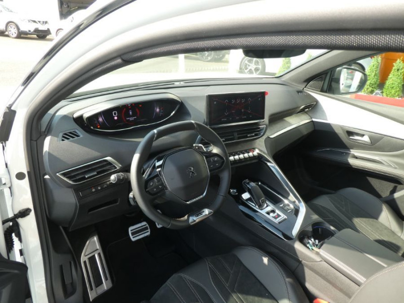 Photo 12 de l'offre de PEUGEOT 3008 II (2) 1.5 BlueHDi 130 EAT8 GT Alcantara TOE Hayon EL. 1ère Main à 27450€ chez Mérignac auto