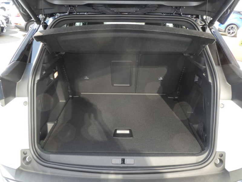 Photo 20 de l'offre de PEUGEOT 3008 II (2) 1.5 BlueHDi 130 EAT8 GT Alcantara TOE Hayon EL. 1ère Main à 27450€ chez Mérignac auto