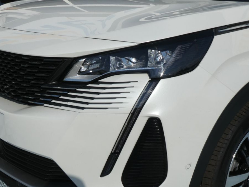 Photo 27 de l'offre de PEUGEOT 3008 II (2) 1.5 BlueHDi 130 EAT8 GT Alcantara TOE Hayon EL. 1ère Main à 27450€ chez Mérignac auto