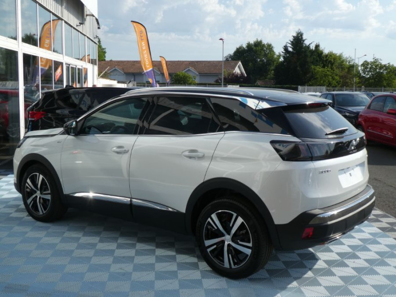 Photo 10 de l'offre de PEUGEOT 3008 II (2) 1.5 BlueHDi 130 EAT8 GT Alcantara TOE Hayon EL. 1ère Main à 27450€ chez Mérignac auto