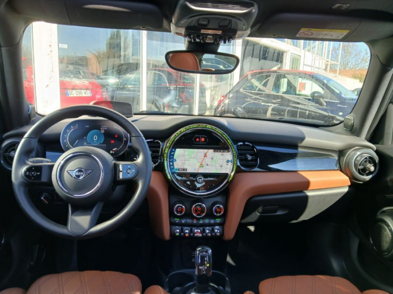 Photo 5 de l'offre de MINI MINI III (F56) NEW 1.5i 136 BVA7 COOPER 5P CUIR TOE Camera Key Less HUD Hifi... à 29900€ chez Mérignac auto
