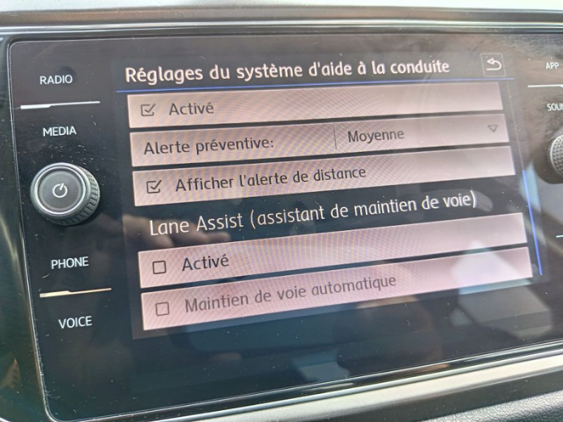 Photo 30 de l'offre de VOLKSWAGEN T-ROC 1.0 TSI 115 BVM6 LOUNGE Business Camera ACC CarPlay à 18950€ chez Mérignac auto