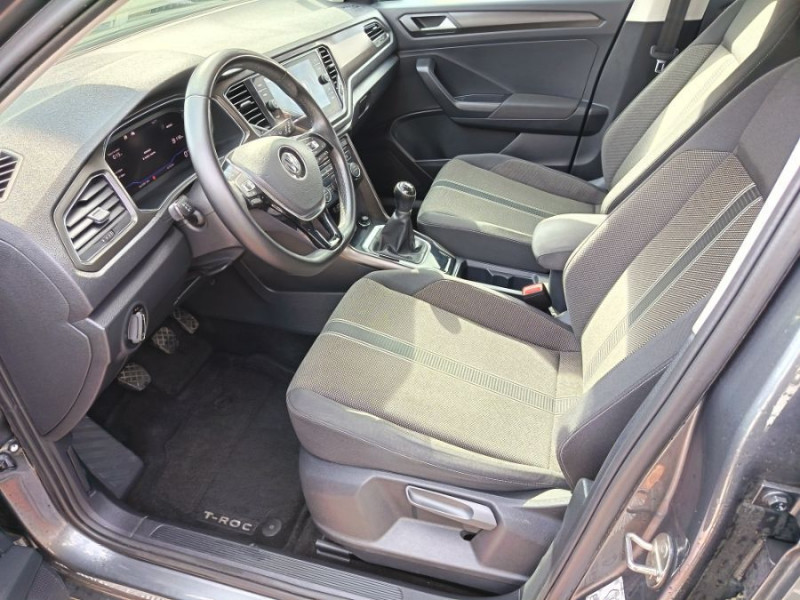 Photo 4 de l'offre de VOLKSWAGEN T-ROC 1.0 TSI 115 BVM6 LOUNGE Business Camera ACC CarPlay à 18950€ chez Mérignac auto