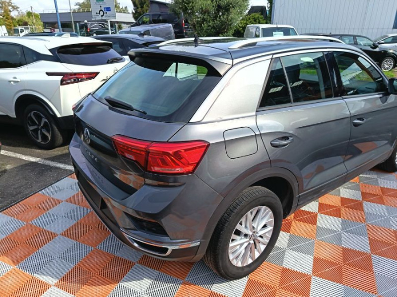 Photo 10 de l'offre de VOLKSWAGEN T-ROC 1.0 TSI 115 BVM6 LOUNGE Business Camera ACC CarPlay à 18950€ chez Mérignac auto