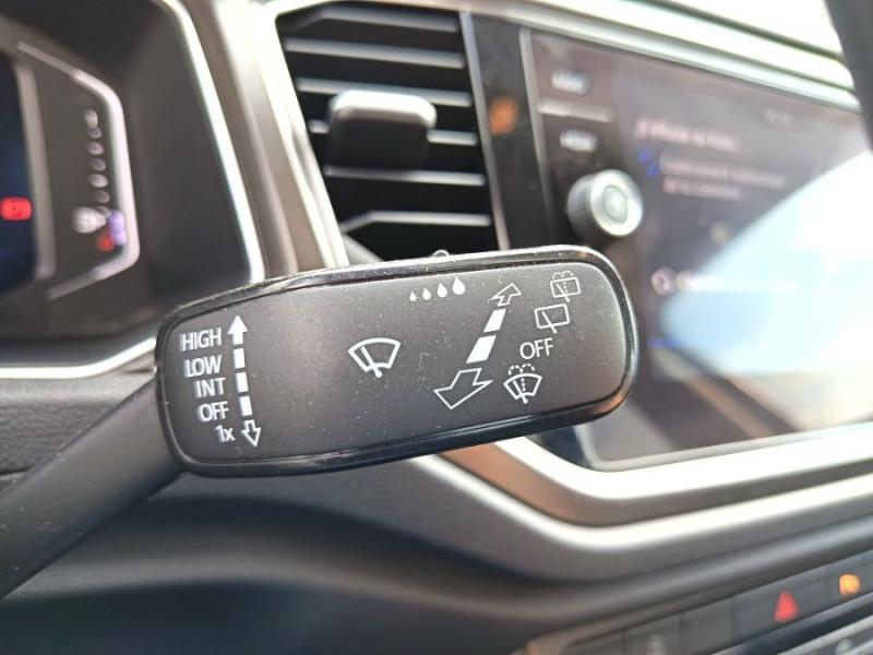 Photo 34 de l'offre de VOLKSWAGEN T-ROC 1.0 TSI 115 BVM6 LOUNGE Business Camera ACC CarPlay à 18950€ chez Mérignac auto