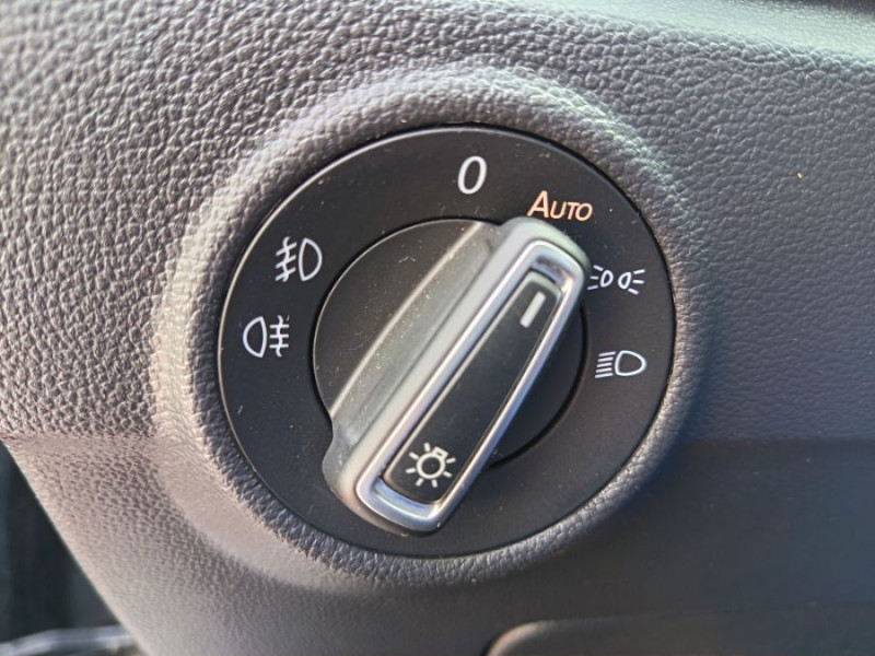 Photo 33 de l'offre de VOLKSWAGEN T-ROC 1.0 TSI 115 BVM6 LOUNGE Business Camera ACC CarPlay à 18950€ chez Mérignac auto