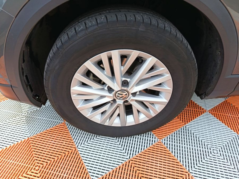 Photo 16 de l'offre de VOLKSWAGEN T-ROC 1.0 TSI 115 BVM6 LOUNGE Business Camera ACC CarPlay à 18950€ chez Mérignac auto