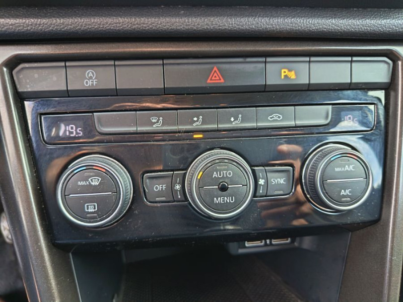 Photo 23 de l'offre de VOLKSWAGEN T-ROC 1.0 TSI 115 BVM6 LOUNGE Business Camera ACC CarPlay à 18950€ chez Mérignac auto