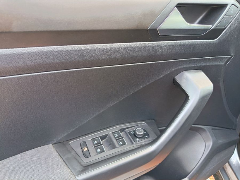 Photo 20 de l'offre de VOLKSWAGEN T-ROC 1.0 TSI 115 BVM6 LOUNGE Business Camera ACC CarPlay à 18950€ chez Mérignac auto