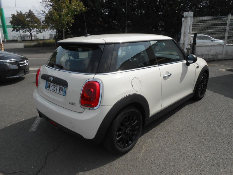 Photo 8 de l'offre de MINI MINI III ONE 102 BVM6 3P CLIM Bluetooth JA16p à 11450€ chez Mérignac auto